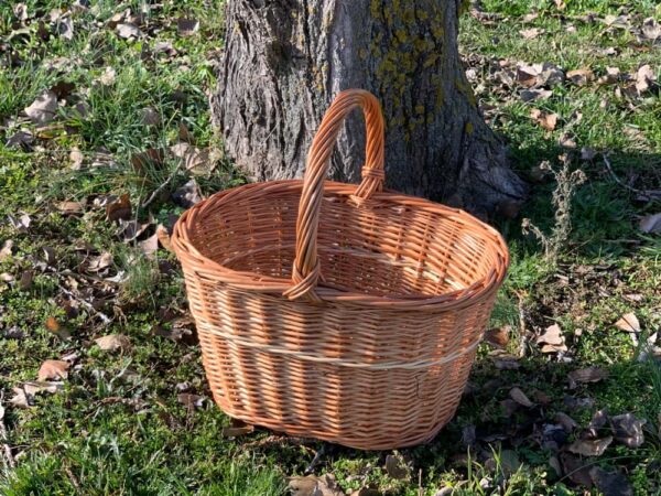 Cesta de mimbre Oronja. Cistella teixida en vímet